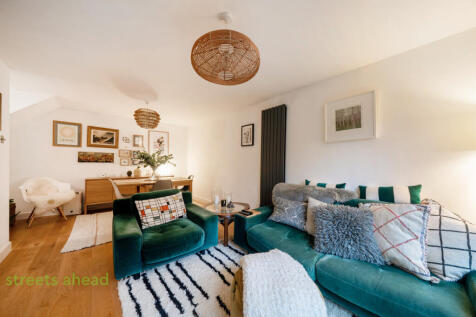 e5798306-3176-4a4...