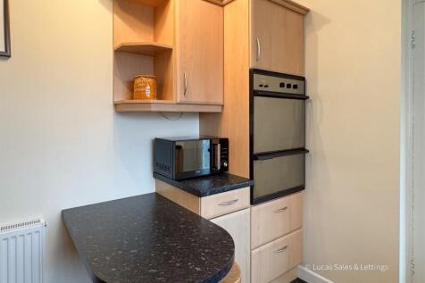 47 Pennine Way Kettering-03.jpg