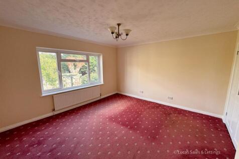 3 Larch Rd Kettering-24.jpg