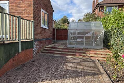 3 Larch Rd Kettering-07.jpg