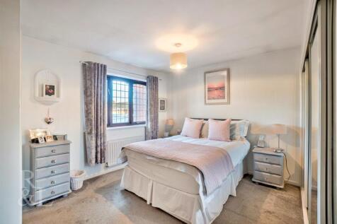 102 Lindisfarne (11).jpg