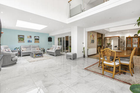 Garden/dining room