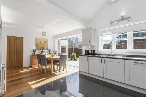 Kitchen/Dining