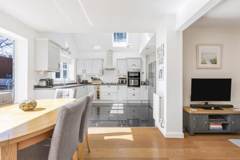 Dining/Kitchen