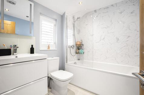 En-Suite Bathroom