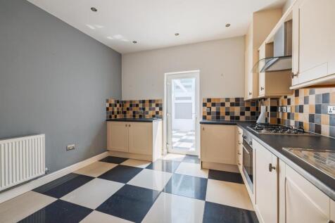 11 Leighton Rd Cottage-13.jpg