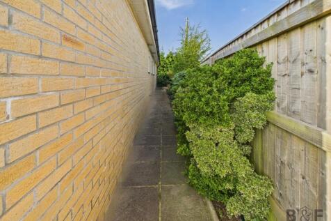 CAM01872G0-PR0326-STILL018.jpg