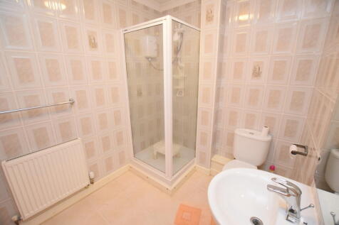 en-suite shower room