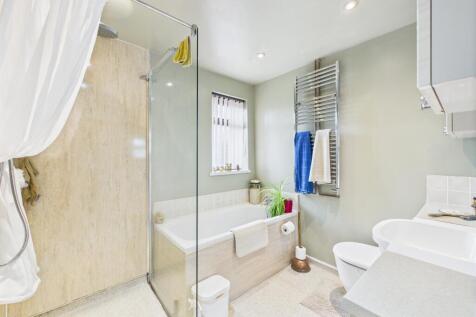 bath &amp; shower room