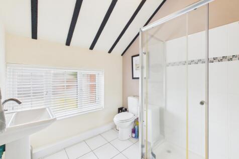 en-suite shower room