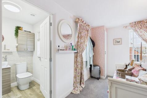 bedroom 1 to en-suite