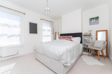 78 Studley Bed 1.jpg