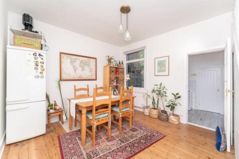 78 Studley Dining.jpg