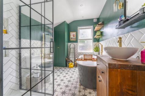 117 SGR full bathroom.jpg