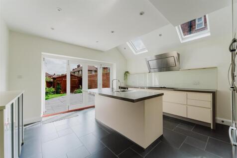 23 Cuckoo Kitchen.jpg