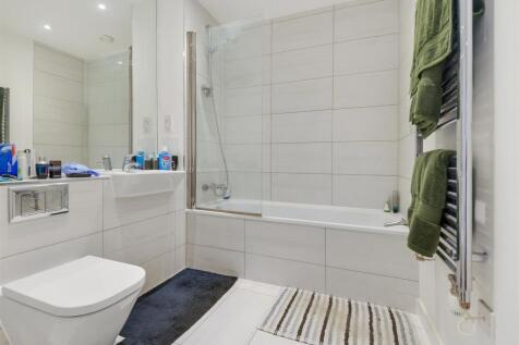 Bathroom_Pic_ (2).jpg