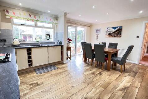 Fitted Kitchen/Diner