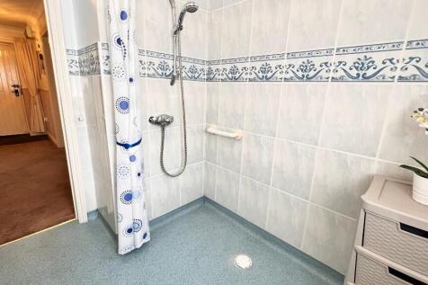 Shower Room/w.c.