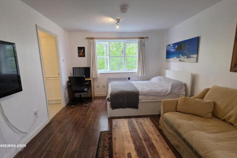 MAIN ROOM