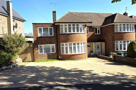 4 Bedroom Semi Detached House
