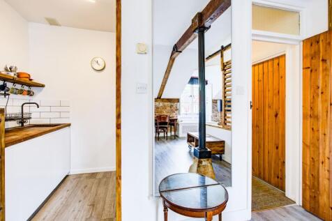 Kitchen_Hall