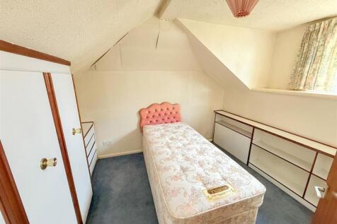ATTIC BEDROOM 2