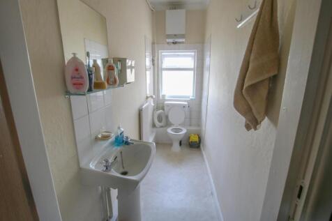 GROUND FLOOR W/C