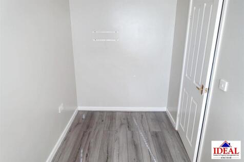 Bedroom .jpg