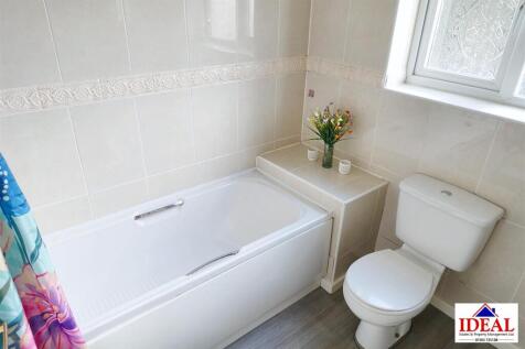 Bathroom 1.jpg