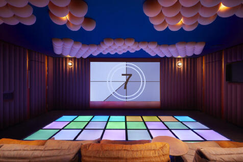 Upper Riverside Club_PeninsulaRiverfront_Entert...