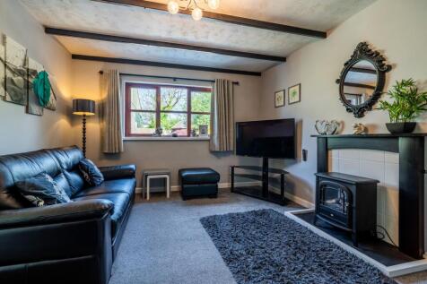 Chestnut Cottage Living