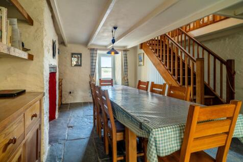 Open-Plan Kitchen / Dining Room