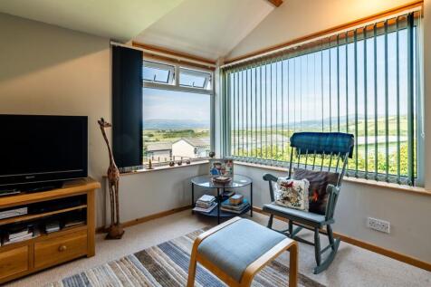 Living Room / Dining Room