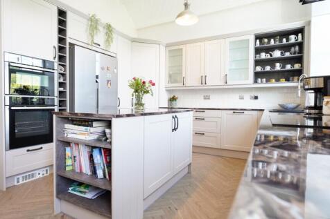 Kitchen / Breakfast Room