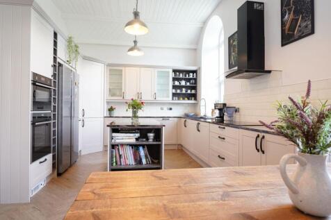 Kitchen / Breakfast Room