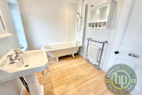 Family Bathroom 1...