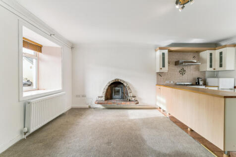Kitchen/ Dining Room/ Lounge