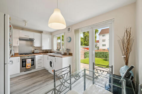 Kitchen/ Dining Room