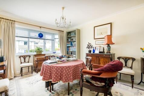 Dining Room/Bedroom 4