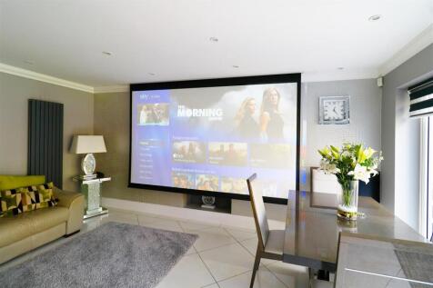 Kitchen/Diner/Projector