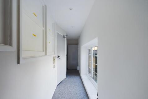 Flat 10