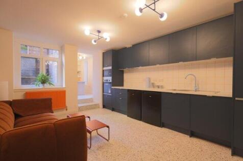 lower-brown-street-le1-5th-995706