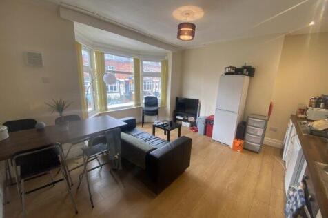 east-park-road-le5-5hh-995581