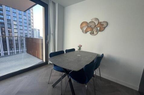 1-segrave-walk-w2-1bn-1022418