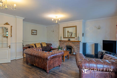 Lounge &amp; Dining