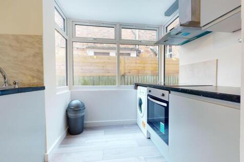 Main Kitchen dine...