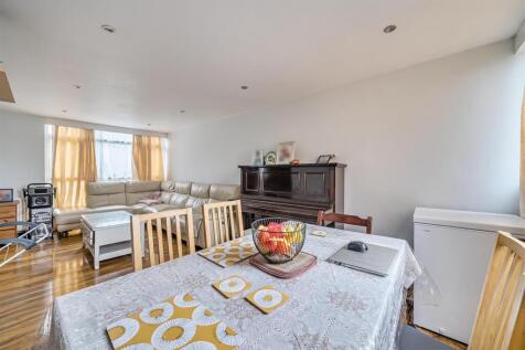 Dining room/reception room