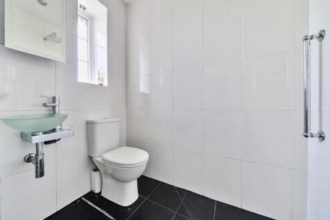 Ensuite to Bedroom Two