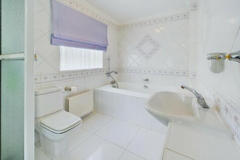 Ensuite Bedroom 2