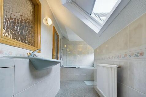 Ensuite Bedroom 1